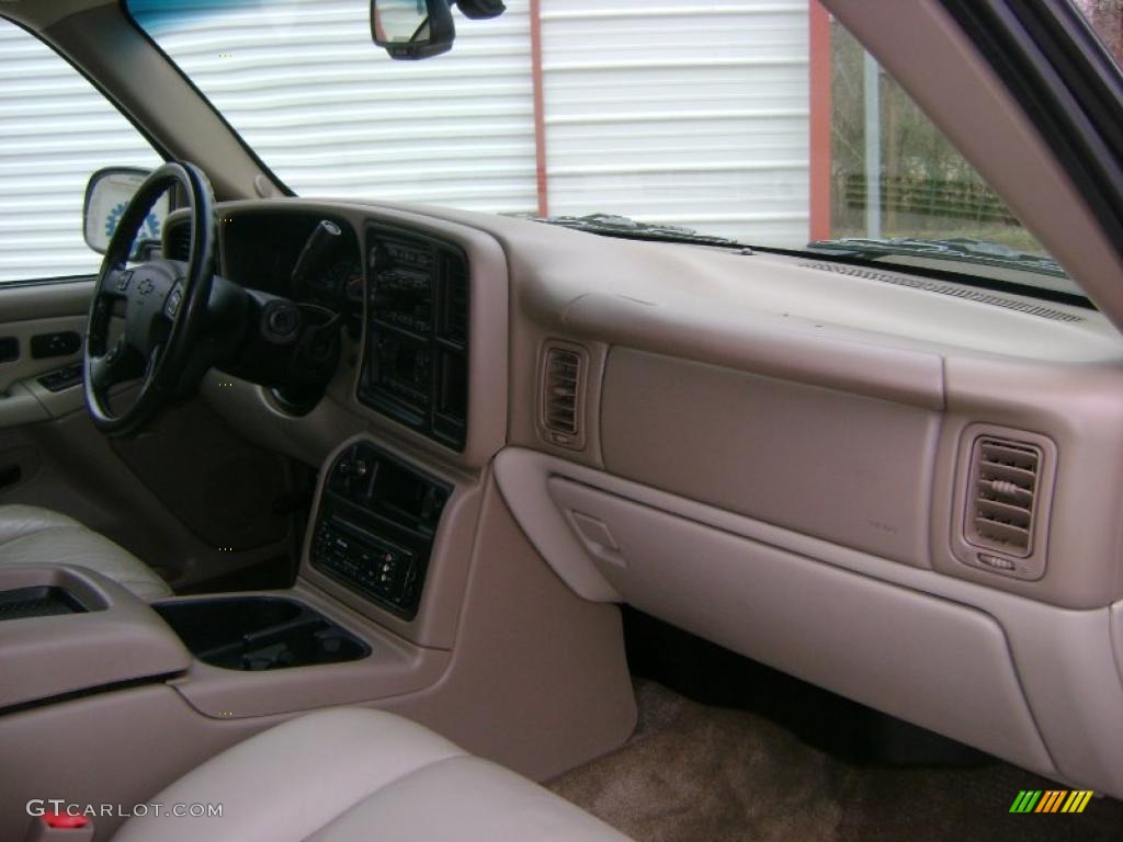 2003 Suburban 1500 Z71 4x4 - Sandalwood Metallic / Tan/Neutral photo #16