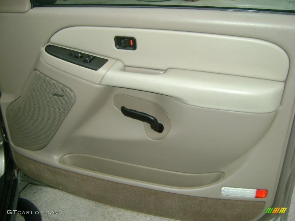 2003 Suburban 1500 Z71 4x4 - Sandalwood Metallic / Tan/Neutral photo #18