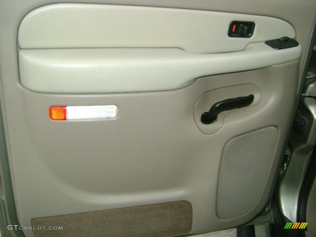 2003 Suburban 1500 Z71 4x4 - Sandalwood Metallic / Tan/Neutral photo #19