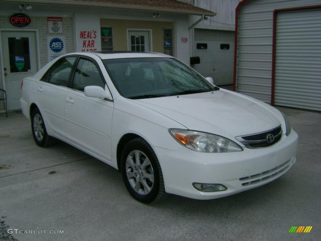 2004 Camry LE - Super White / Taupe photo #1