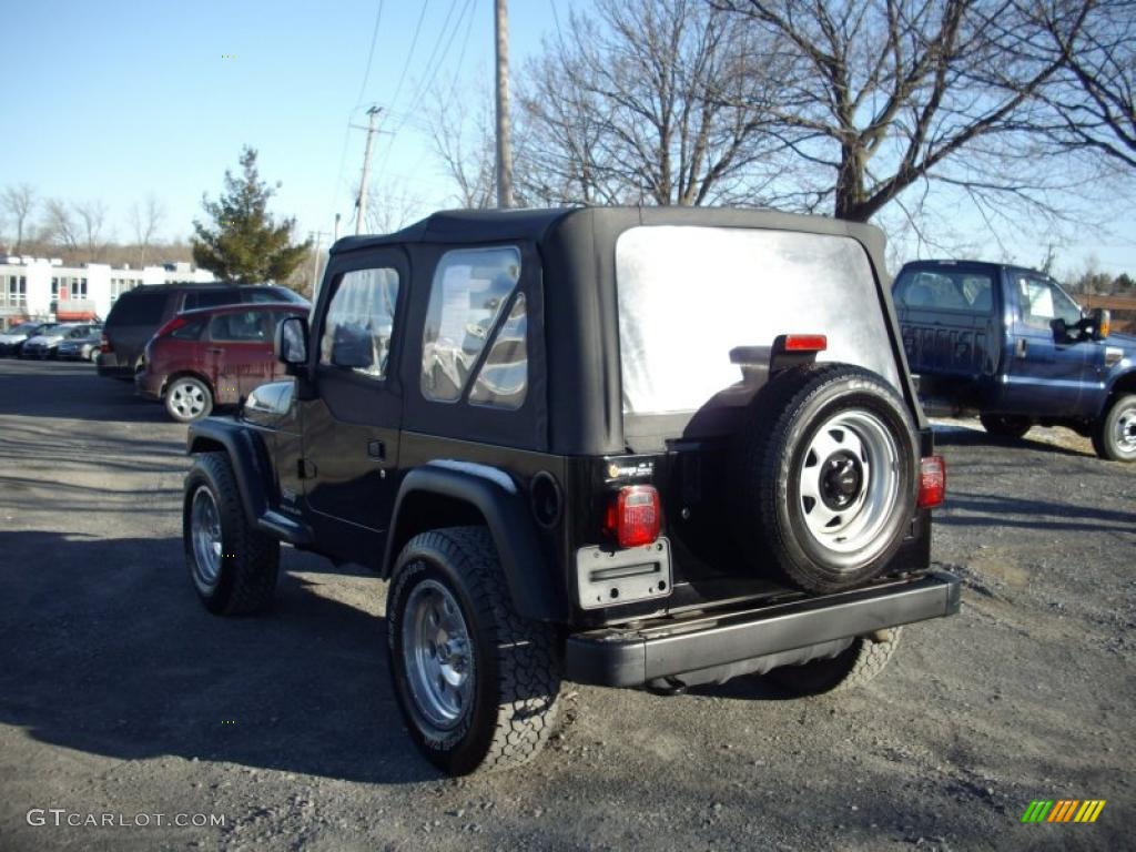 2004 Wrangler SE 4x4 - Black / Dark Slate Gray photo #3