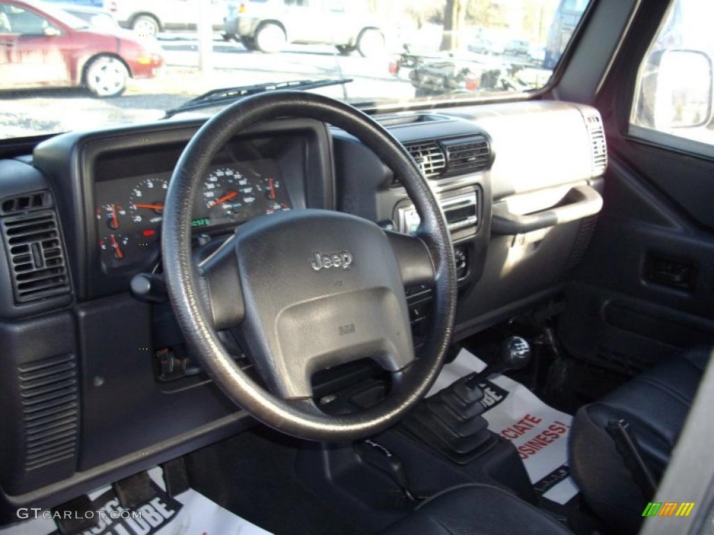 2004 Wrangler SE 4x4 - Black / Dark Slate Gray photo #5