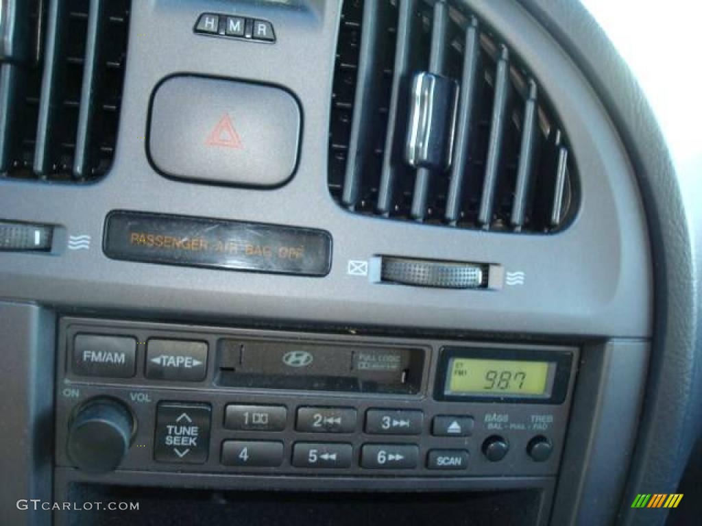 2004 Elantra GLS Sedan - Sterling Silver / Gray photo #14