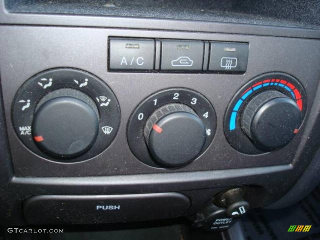 2004 Elantra GLS Sedan - Sterling Silver / Gray photo #15