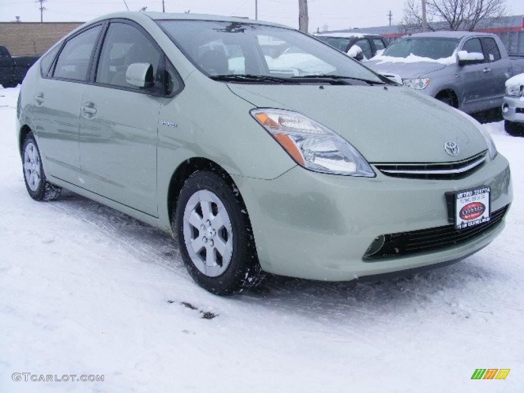 Silver Pine Green Mica Toyota Prius