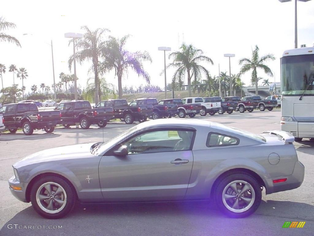 2006 Mustang V6 Premium Coupe - Tungsten Grey Metallic / Light Parchment photo #6