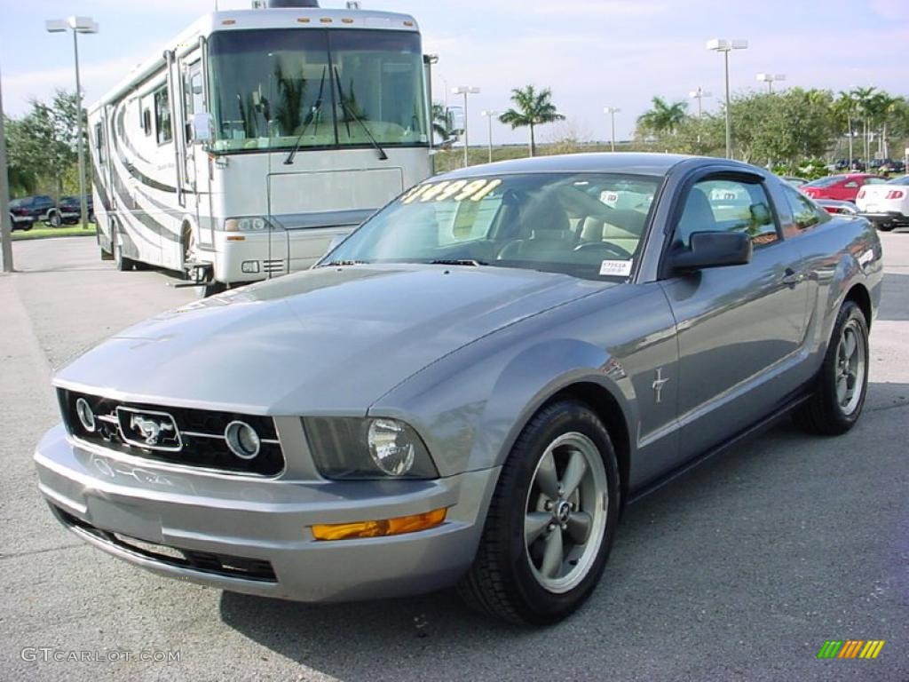 2006 Mustang V6 Premium Coupe - Tungsten Grey Metallic / Light Parchment photo #7