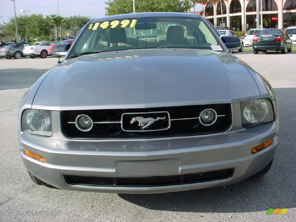 2006 Mustang V6 Premium Coupe - Tungsten Grey Metallic / Light Parchment photo #8