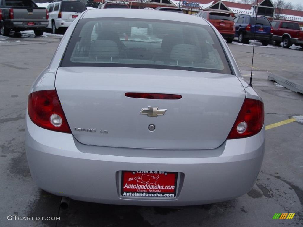 2006 Cobalt LS Sedan - Ultra Silver Metallic / Gray photo #21