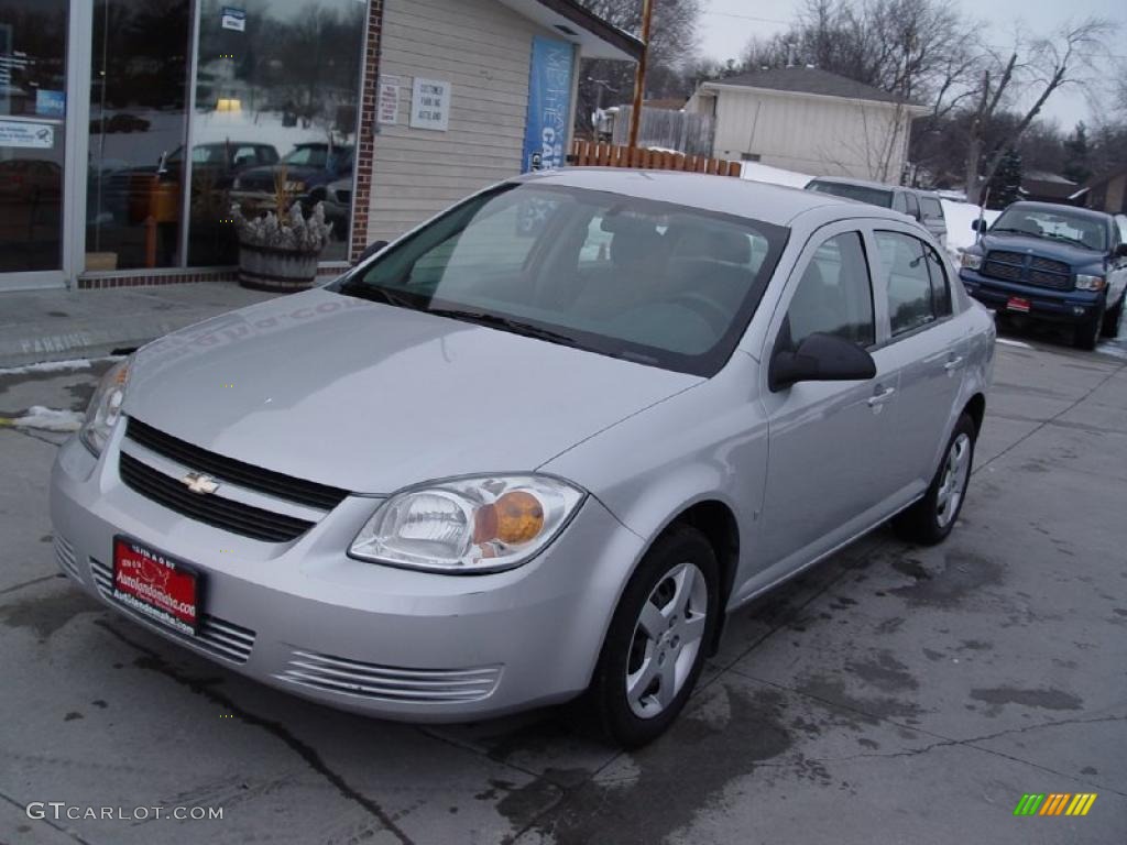 2006 Cobalt LS Sedan - Ultra Silver Metallic / Gray photo #23