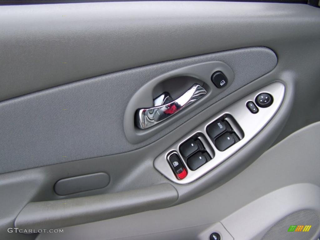 2006 Malibu Maxx LT Wagon - Silverstone Metallic / Titanium Gray photo #11