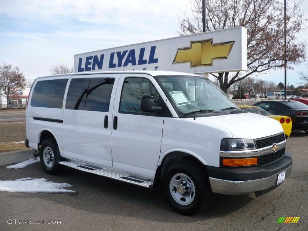 2009 Express LS 3500 Passenger Van - Summit White / Medium Pewter photo #1