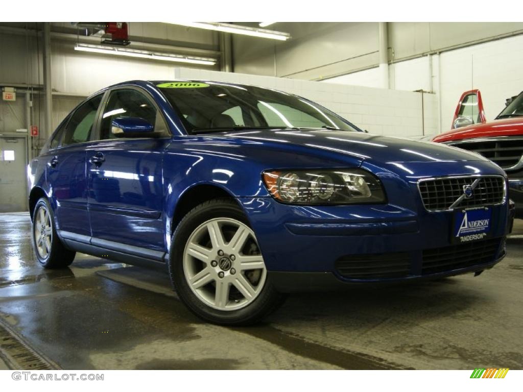 2006 S40 2.4i - Brilliant Blue Metallic / Dark Beige/Quartz photo #1