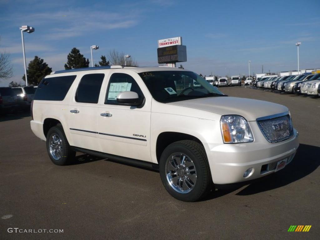 2010 Yukon XL Denali AWD - White Diamond Tricoat / Cocoa/Light Cashmere photo #1