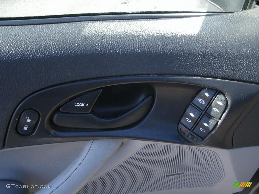 2007 Focus ZXW SE Wagon - Liquid Grey Metallic / Charcoal/Light Flint photo #8