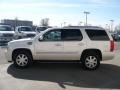 White Diamond - Escalade AWD Photo No. 4