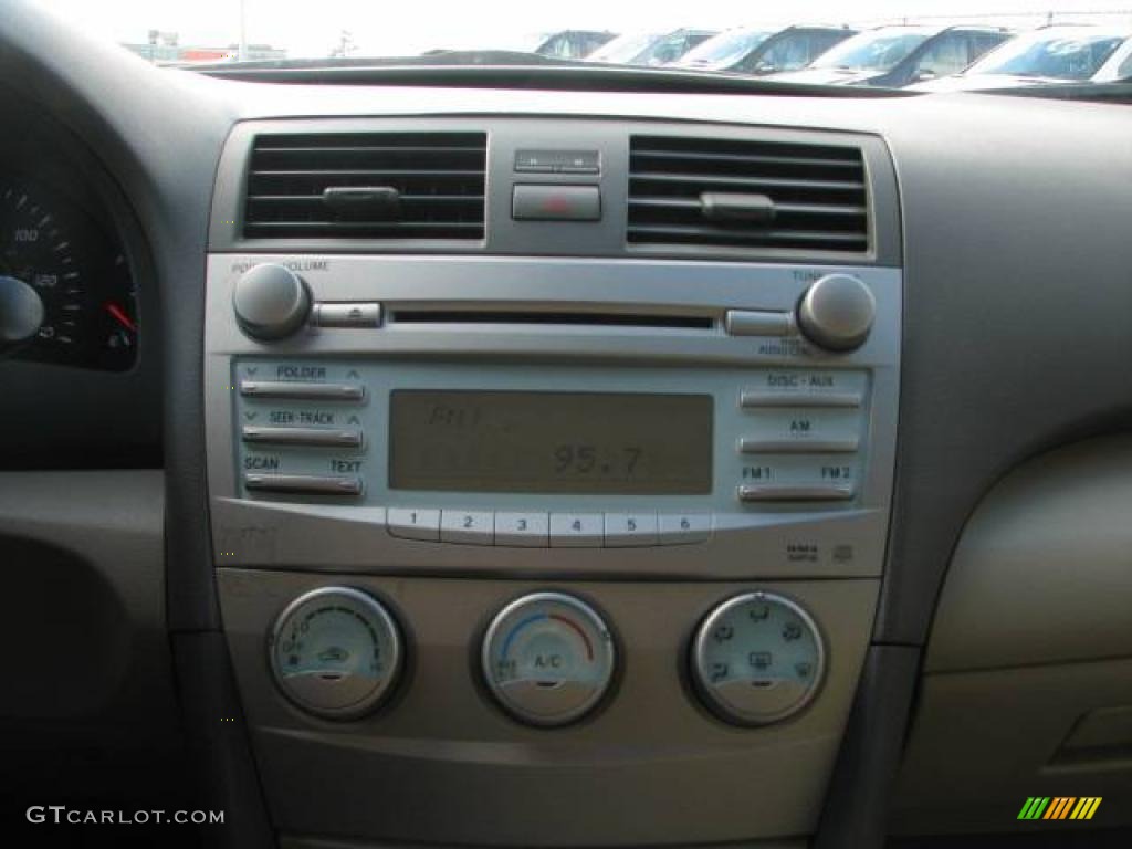 2007 Camry LE - Aloe Green Metallic / Bisque photo #12