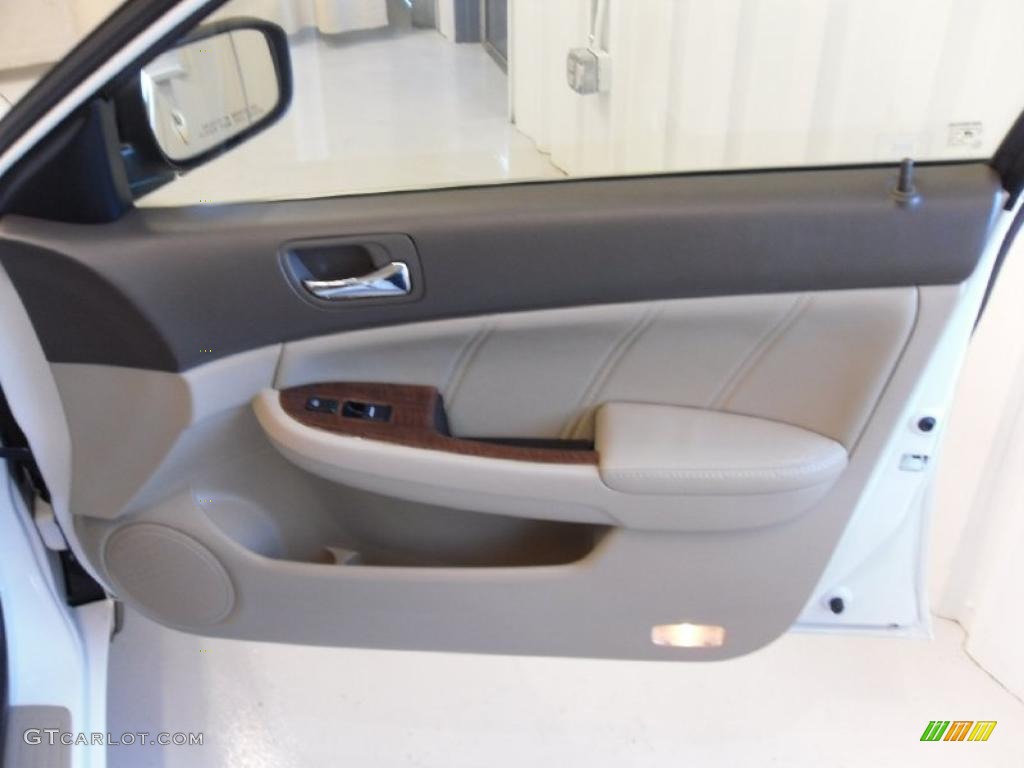 2007 Accord EX-L V6 Sedan - Taffeta White / Ivory photo #24