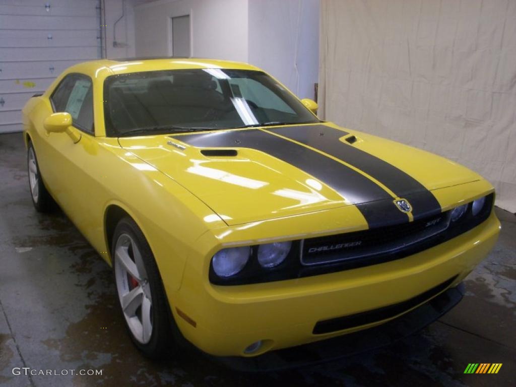 2010 Challenger SRT8 - Detonator Yellow / Dark Slate Gray photo #11