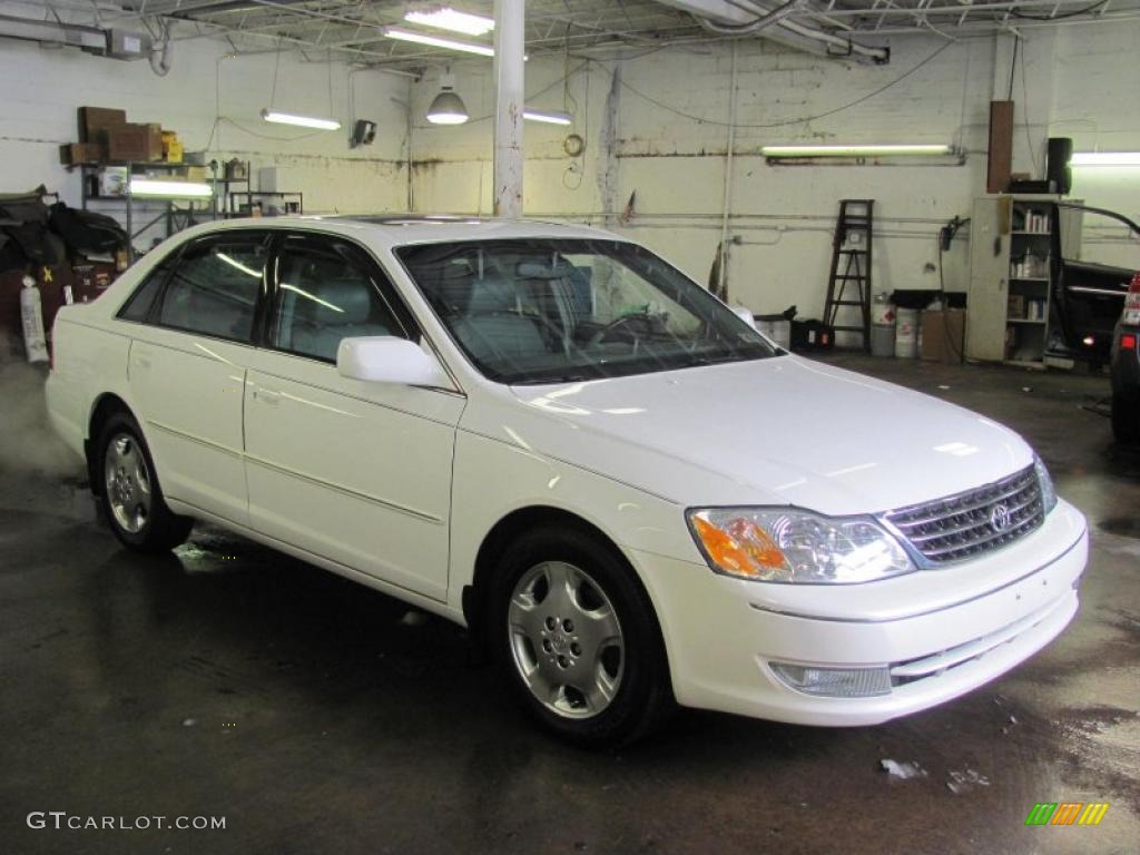 Diamond White Pearl Toyota Avalon