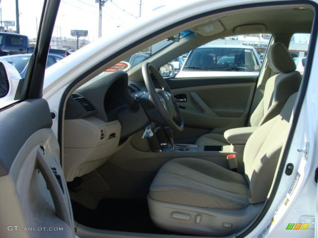 2008 Camry LE - Super White / Bisque photo #7