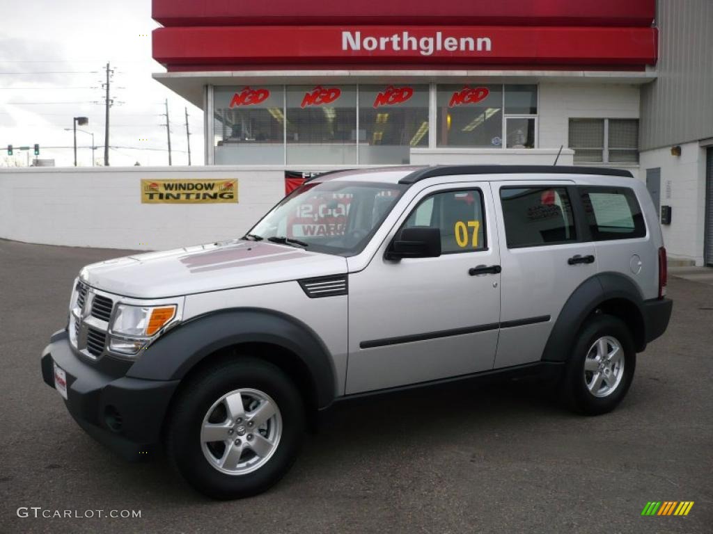 2007 Nitro SXT 4x4 - Bright Silver Metallic / Dark Slate Gray photo #1