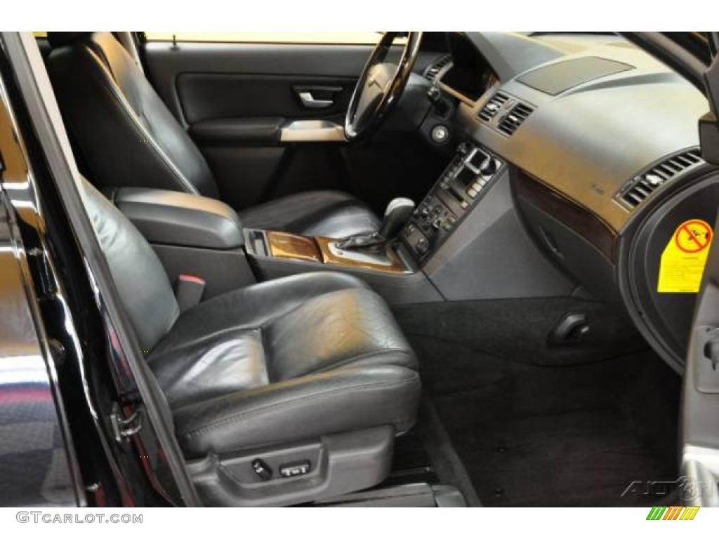 2004 XC90 T6 AWD - Black / Graphite photo #17