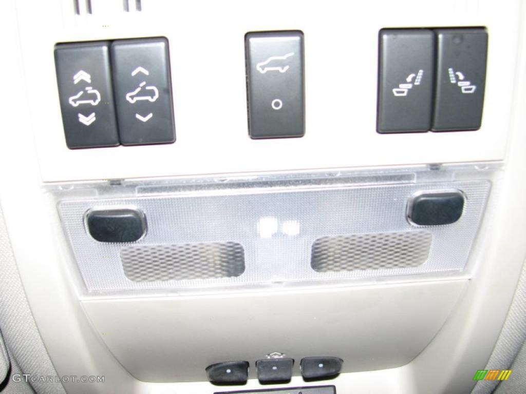 2007 Tahoe LTZ - Summit White / Ebony photo #17