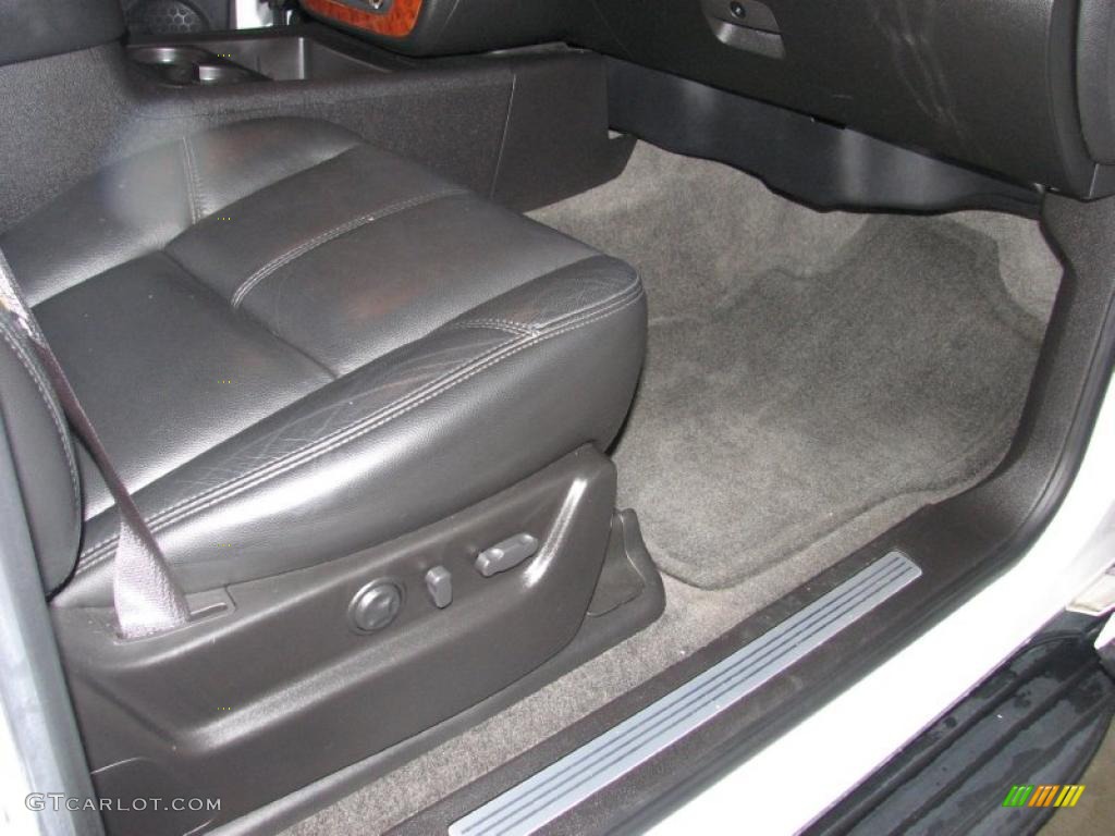 2007 Tahoe LTZ - Summit White / Ebony photo #18