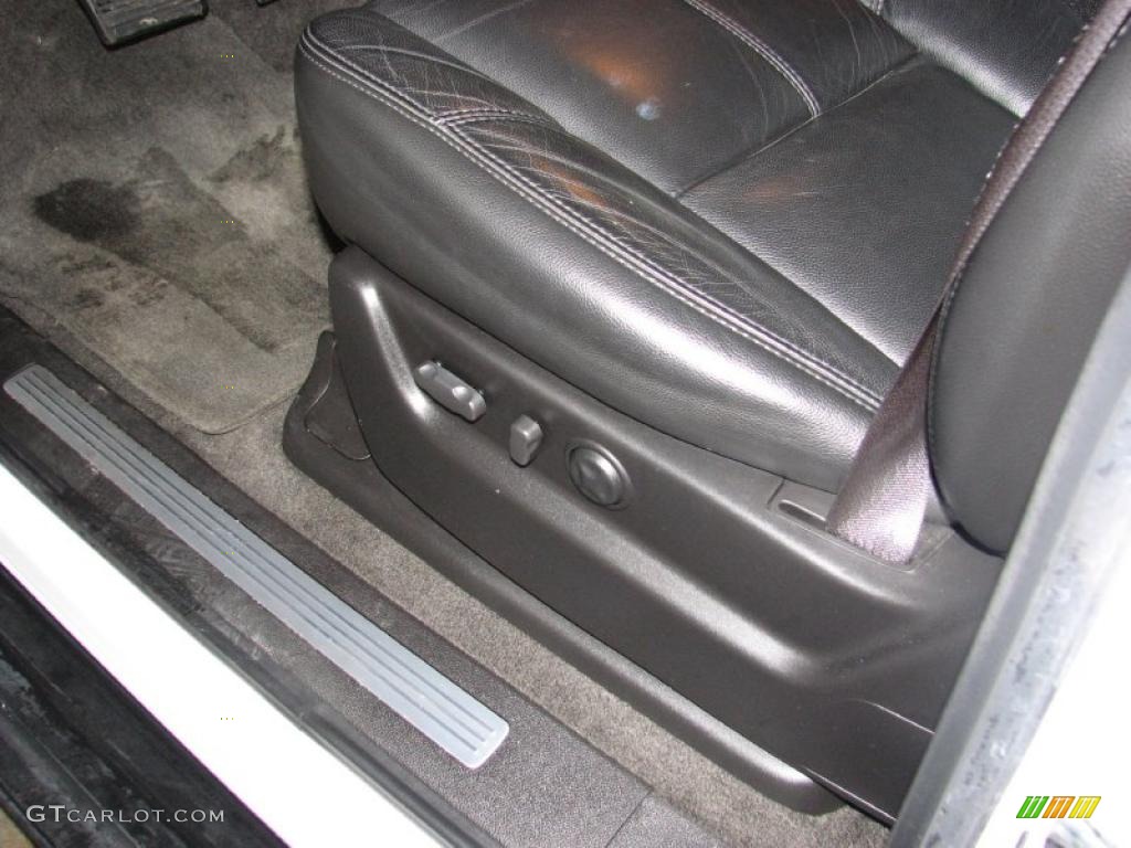2007 Tahoe LTZ - Summit White / Ebony photo #19