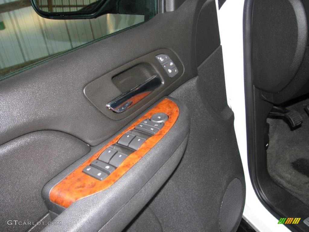 2007 Tahoe LTZ - Summit White / Ebony photo #24