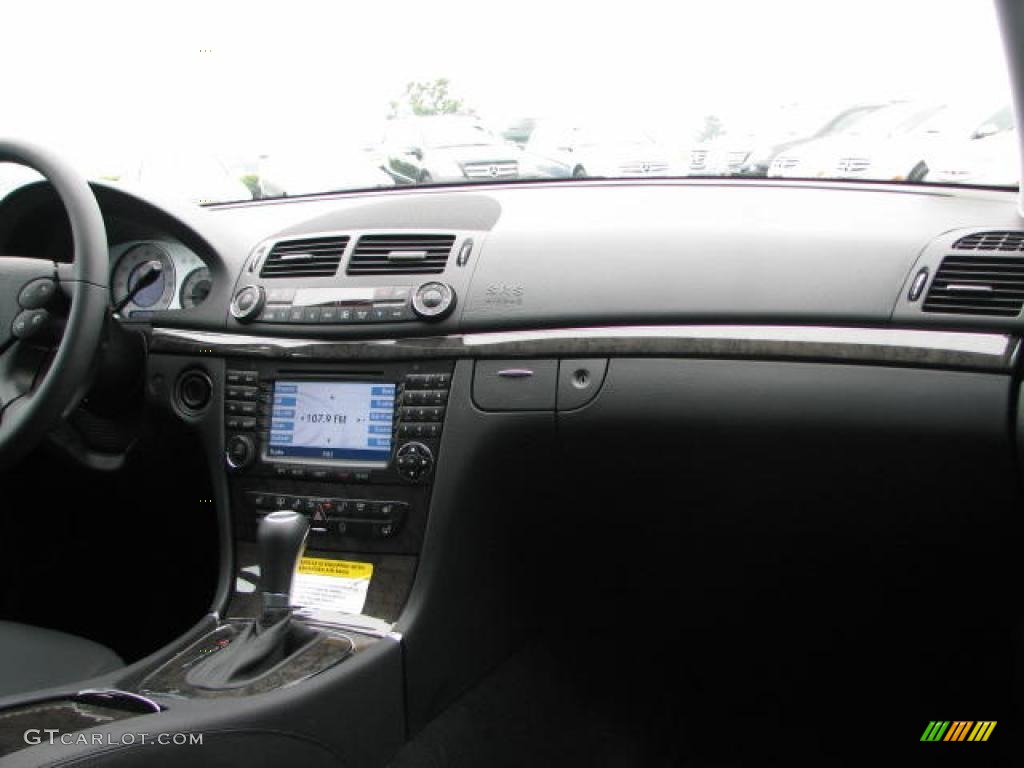 2008 E 550 4Matic Sedan - Black / Black photo #10