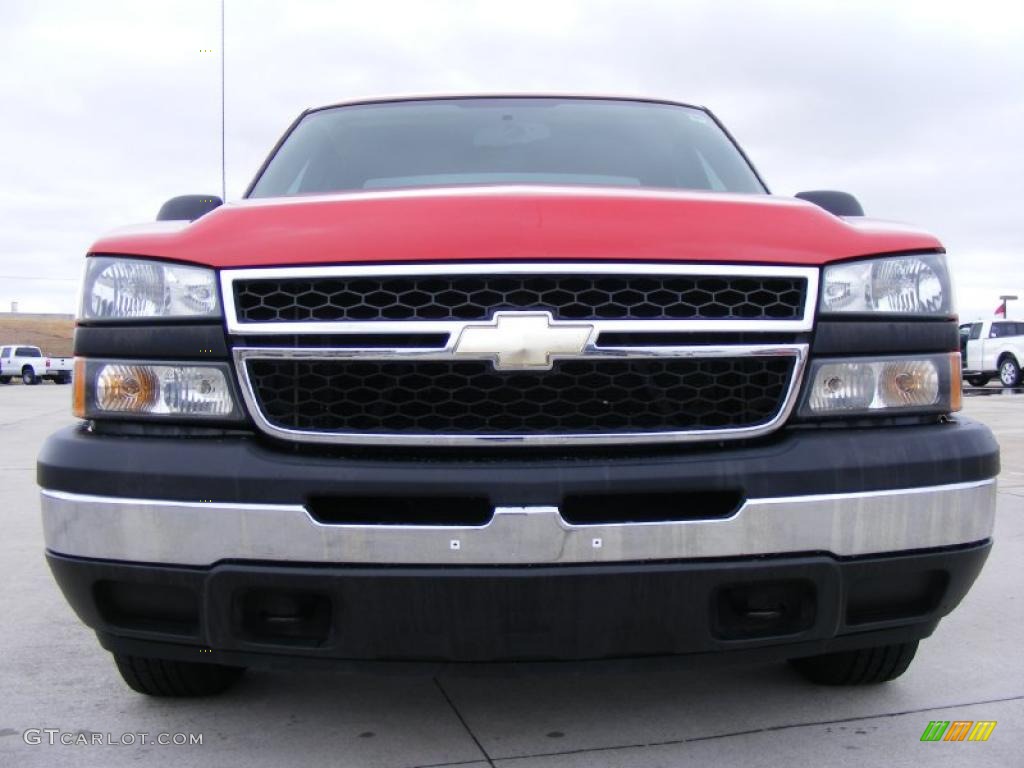 2007 Silverado 1500 Classic LS Extended Cab - Victory Red / Dark Charcoal photo #9
