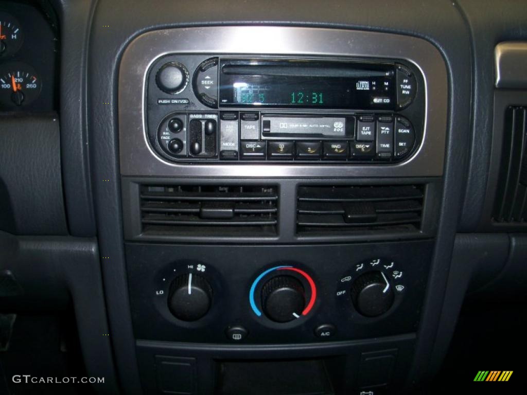 2004 Grand Cherokee Laredo 4x4 - Onyx Green Pearl / Dark Slate Gray photo #4