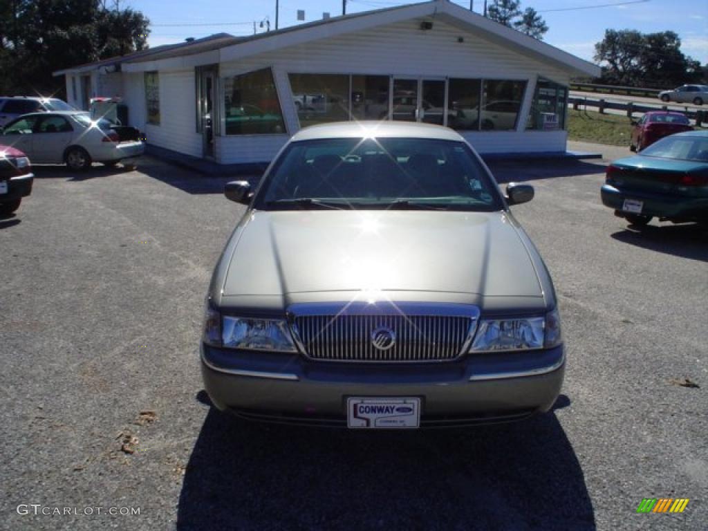 2004 Grand Marquis GS - Spruce Green Metallic / Light Flint photo #2