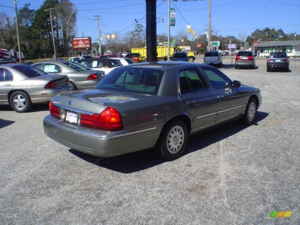 2004 Grand Marquis GS - Spruce Green Metallic / Light Flint photo #5