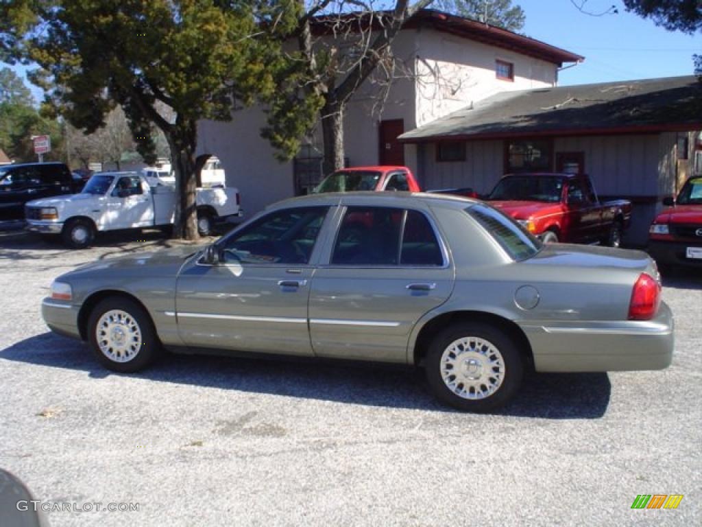 2004 Grand Marquis GS - Spruce Green Metallic / Light Flint photo #8