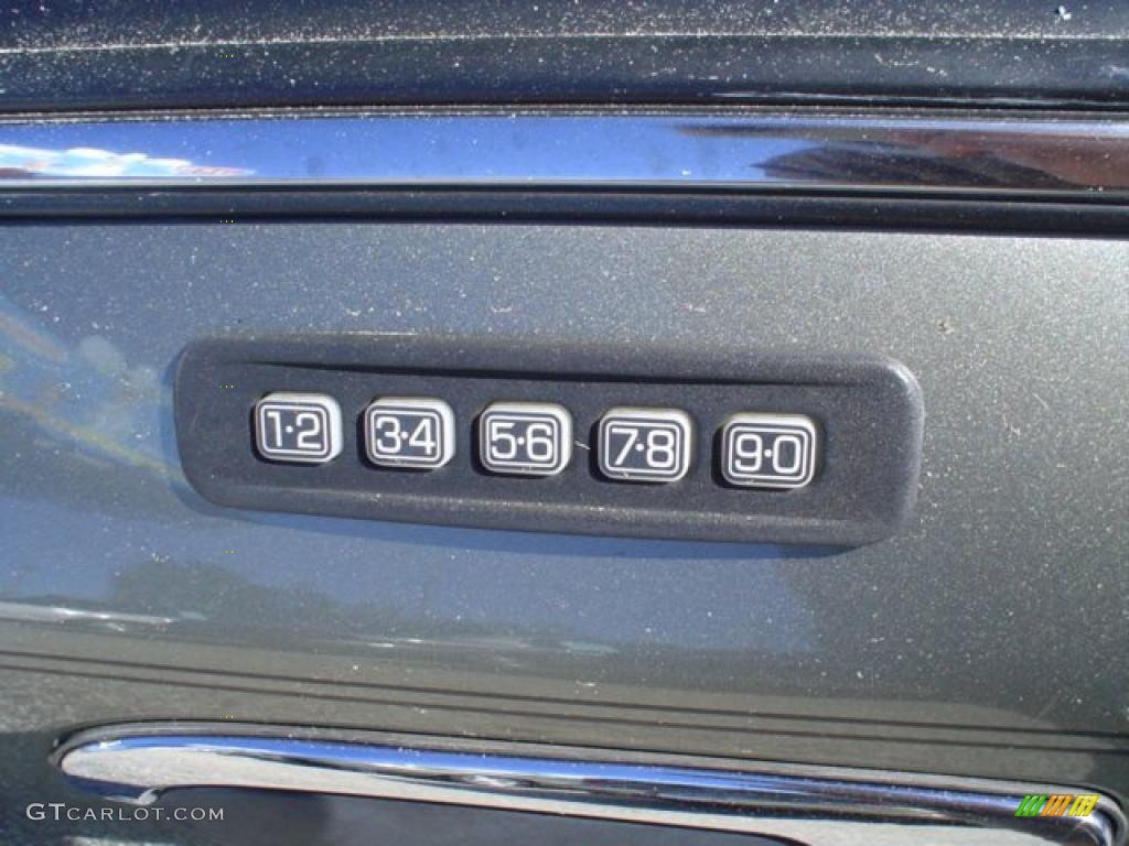 2004 Grand Marquis GS - Spruce Green Metallic / Light Flint photo #10