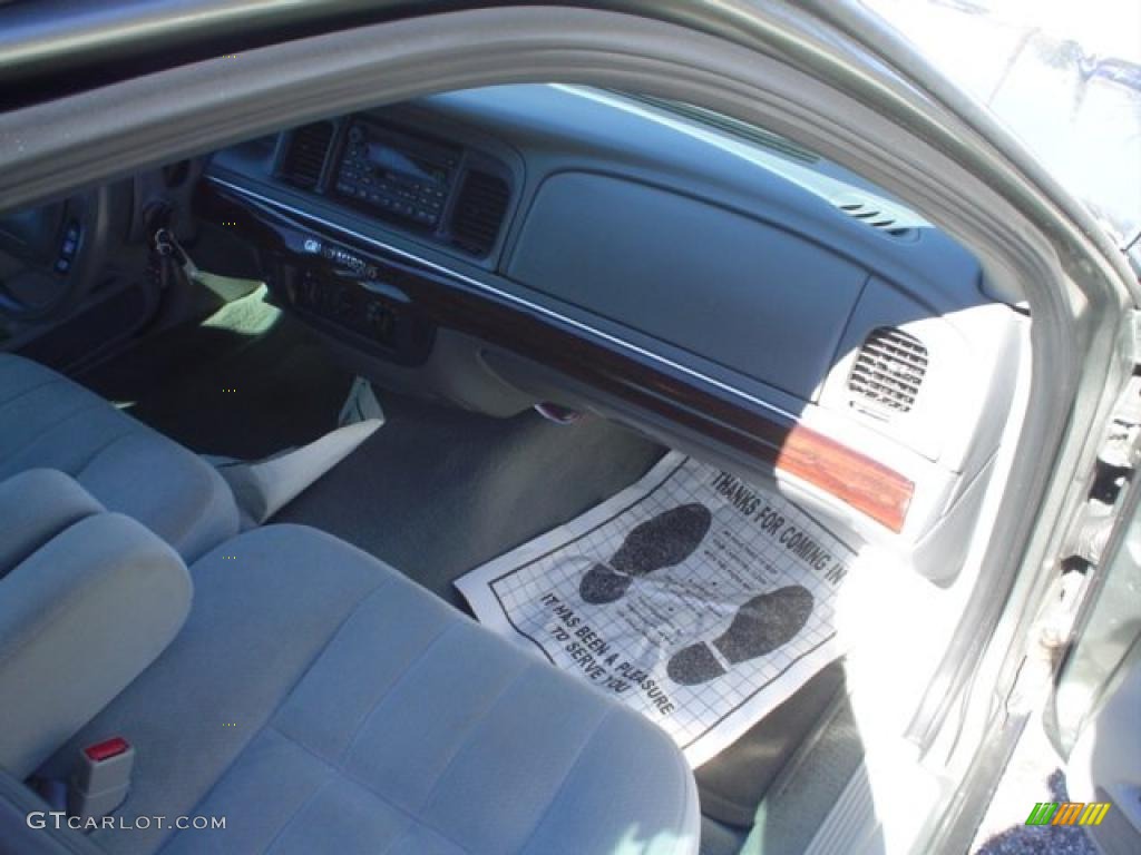 2004 Grand Marquis GS - Spruce Green Metallic / Light Flint photo #17