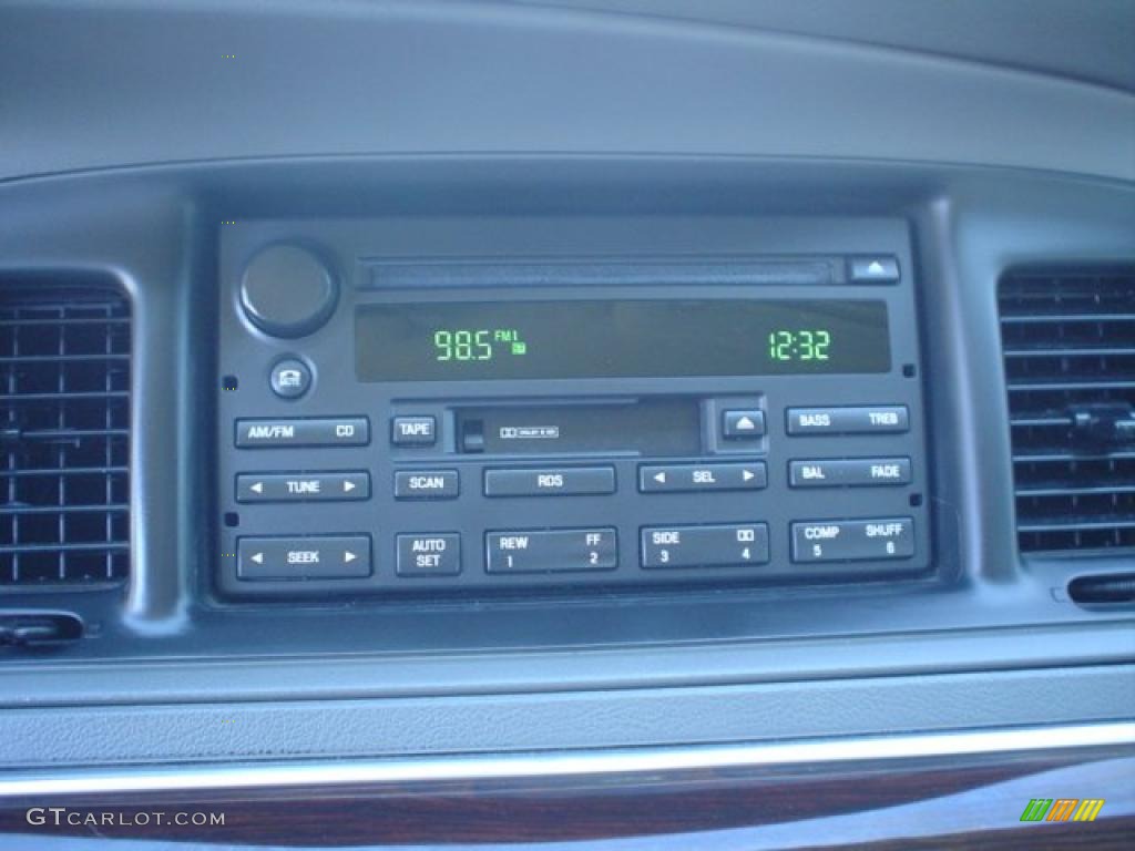 2004 Grand Marquis GS - Spruce Green Metallic / Light Flint photo #23