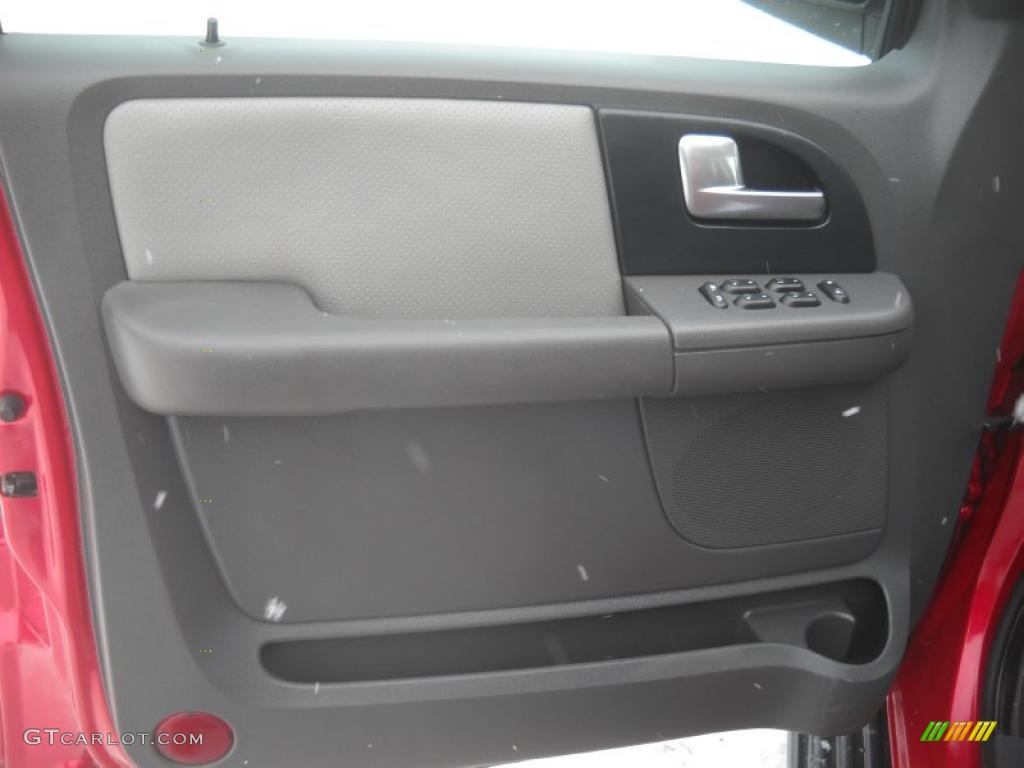 2003 Expedition XLT 4x4 - Laser Red Tinted Metallic / Flint Grey photo #6