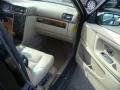 Black - V70 XC AWD Photo No. 17