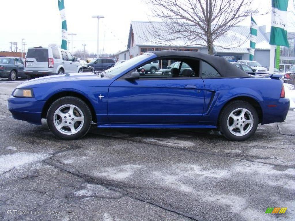 2002 Mustang V6 Convertible - Sonic Blue Metallic / Dark Charcoal photo #2