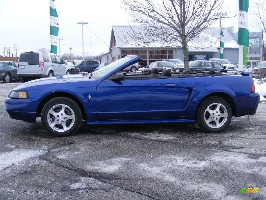 2002 Mustang V6 Convertible - Sonic Blue Metallic / Dark Charcoal photo #3