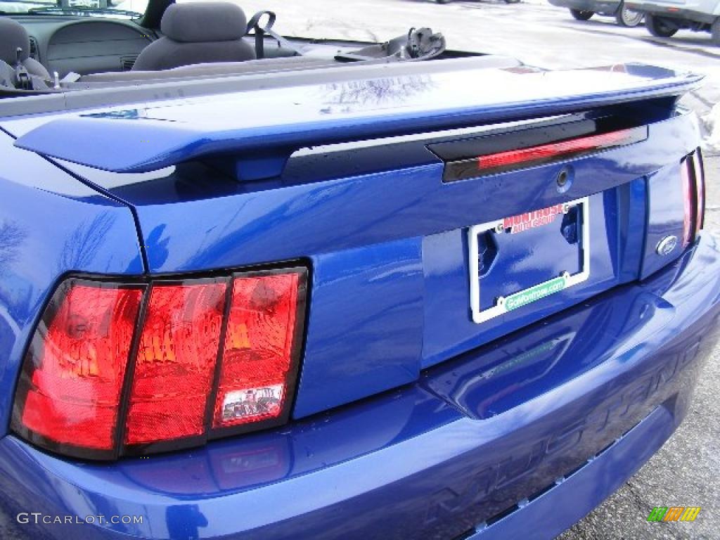 2002 Mustang V6 Convertible - Sonic Blue Metallic / Dark Charcoal photo #26