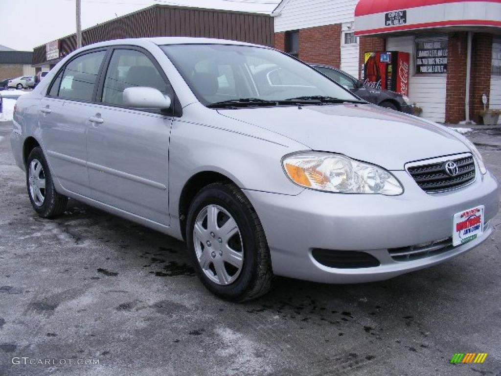 2005 Corolla LE - Silver Streak Mica / Light Gray photo #7