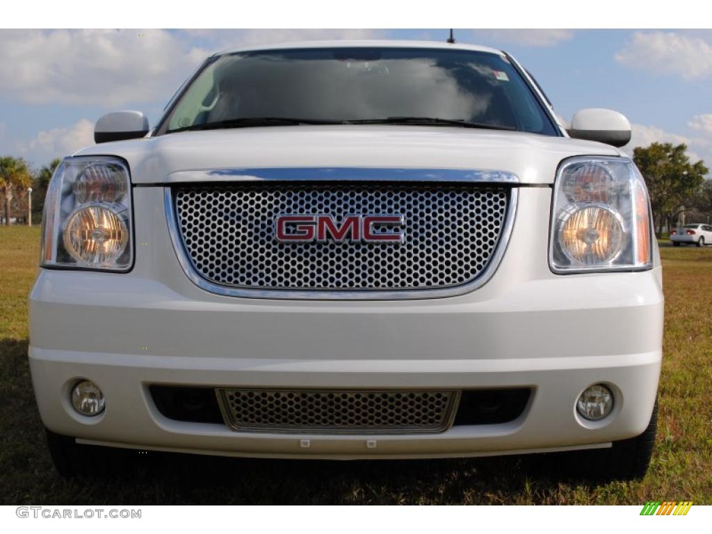 2007 Yukon Denali AWD - Summit White / Ebony Black photo #9