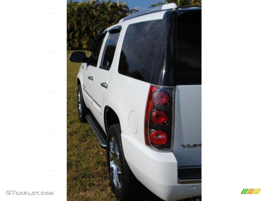 2007 Yukon Denali AWD - Summit White / Ebony Black photo #12