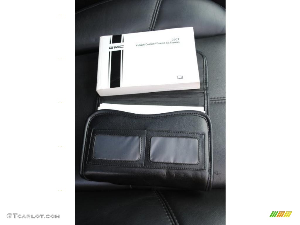 2007 Yukon Denali AWD - Summit White / Ebony Black photo #39