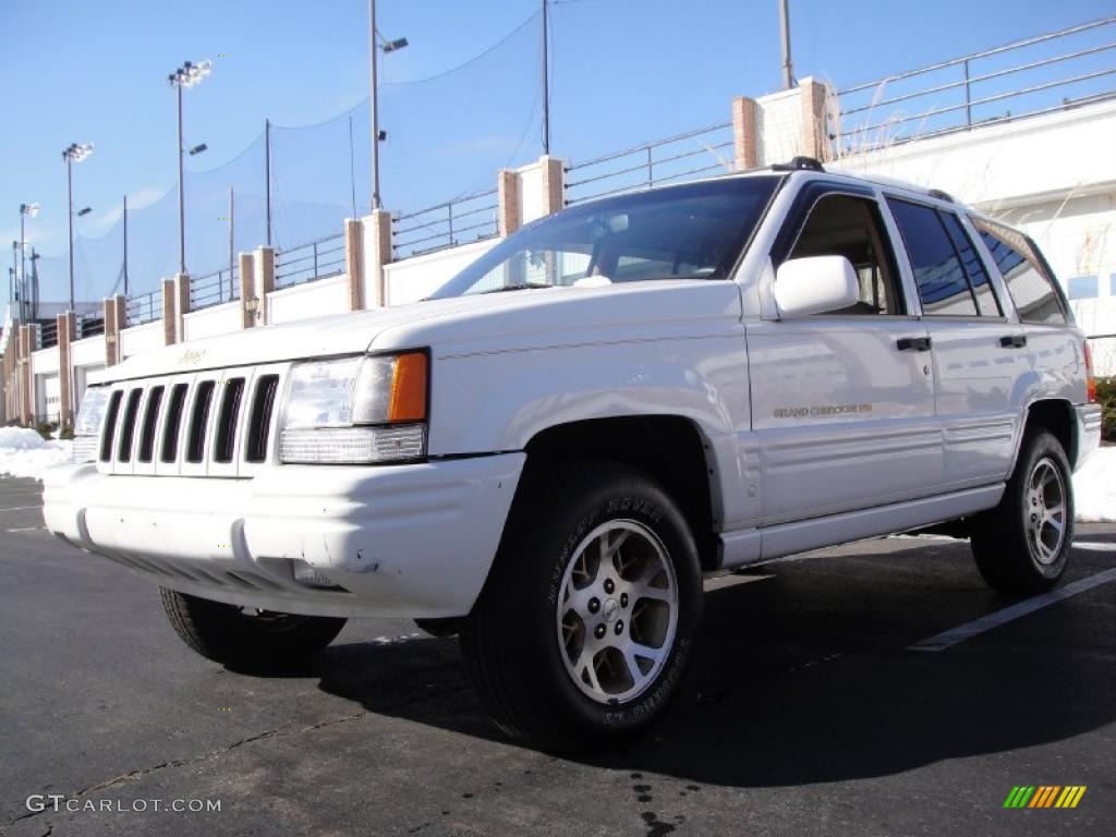 Stone White Jeep Grand Cherokee